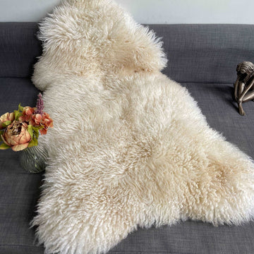 Wildash London British Curly Sheepskin Rug – Ivory Cream White